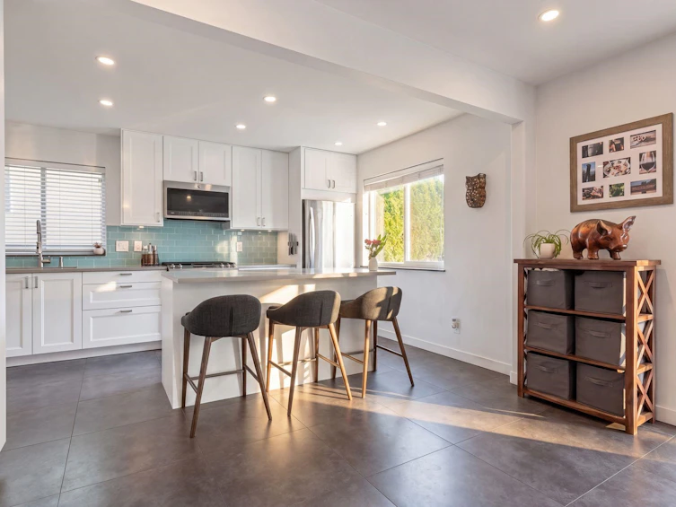 2950 W 15th Avenue, Vancouver, BC, V6K 3A3 - 11