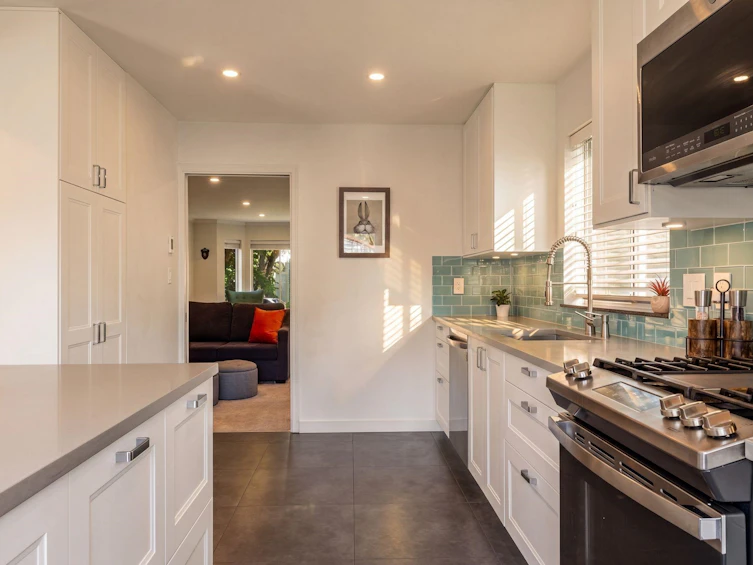 2950 W 15th Avenue, Vancouver, BC, V6K 3A3 - 14