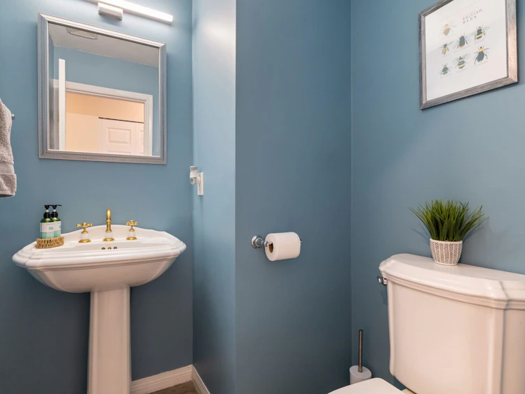 2950 W 15th Avenue, Vancouver, BC, V6K 3A3 - 24