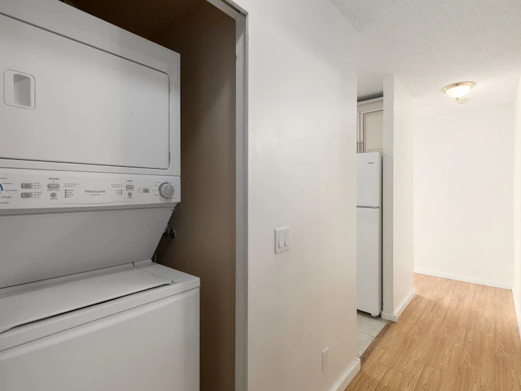 1206-3970 Carrigan Court, Burnaby, BC, V3N 4S5 - 17