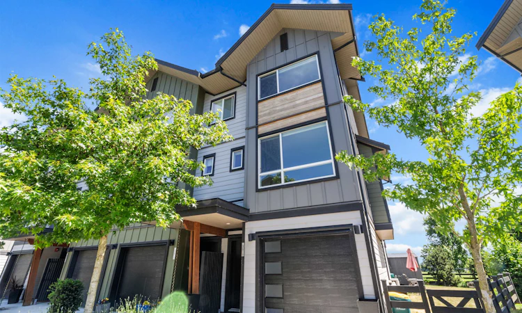 39-4292 Wolf Way
