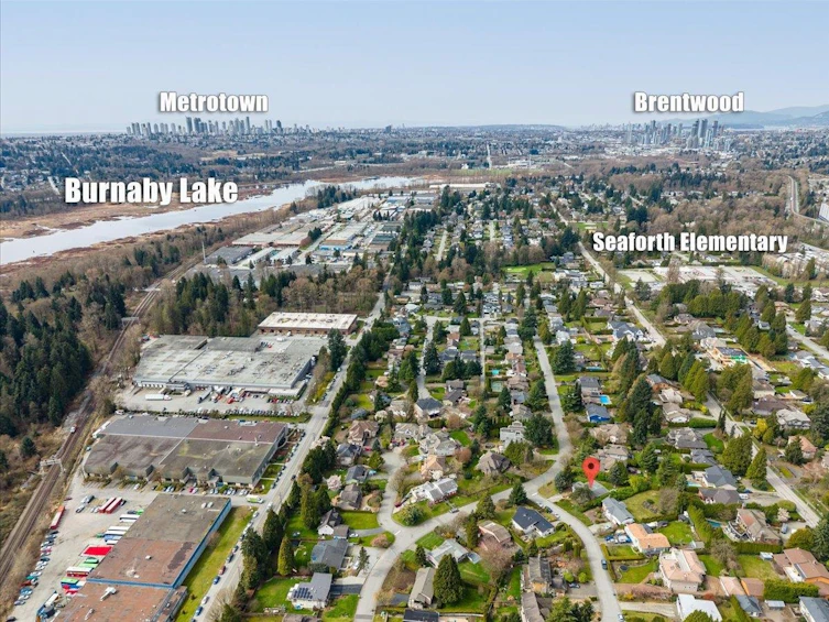 8071 Greenlake Place, Burnaby, BC, V5A 3N5 - 8
