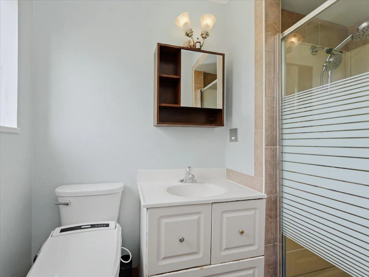 8071 Greenlake Place, Burnaby, BC, V5A 3N5 - 20