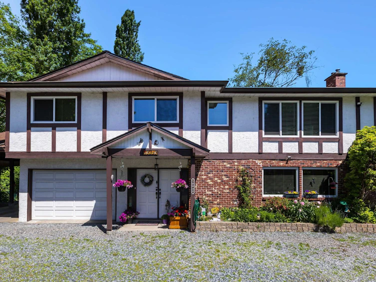 19949 51 Avenue, Langley, BC, V3A 7P2