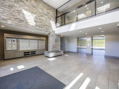 302-5055 Springs Boulevard - 4