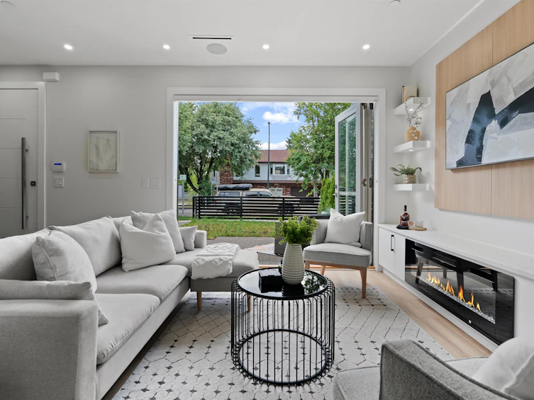 2371 Adanac Street, Vancouver, BC, V5L 2E9 - 4