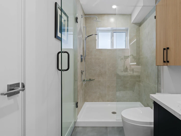 2371 Adanac Street, Vancouver, BC, V5L 2E9 - 18