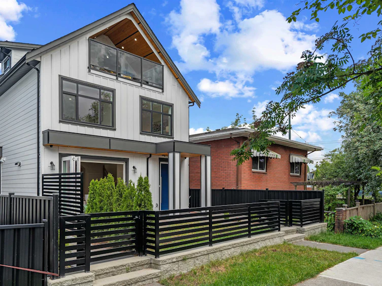 2371 Adanac Street, Vancouver, BC, V5L 2E9 - 33