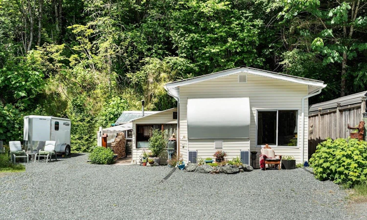 49-1650 Columbia Valley Road