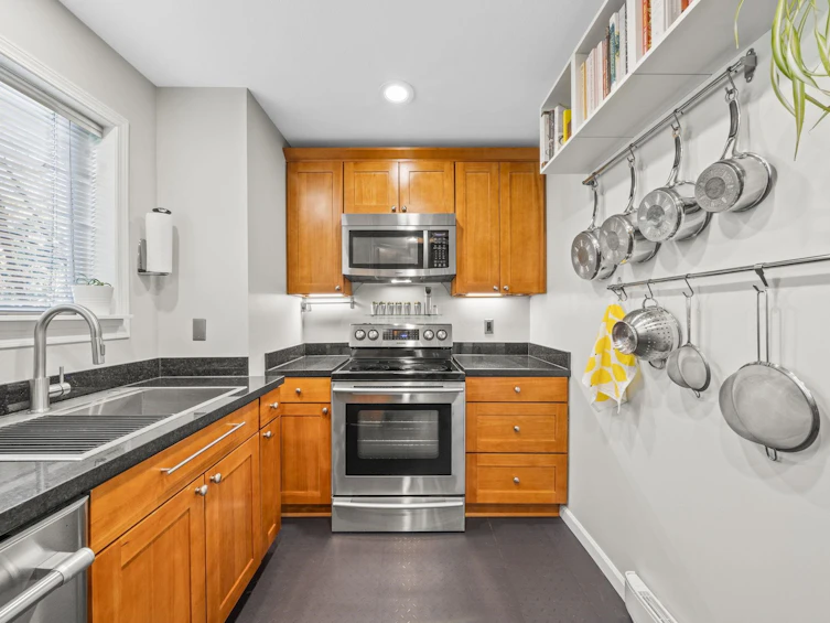 204-1883 E 10th Avenue, Vancouver, BC, V5N 1X8 - 8