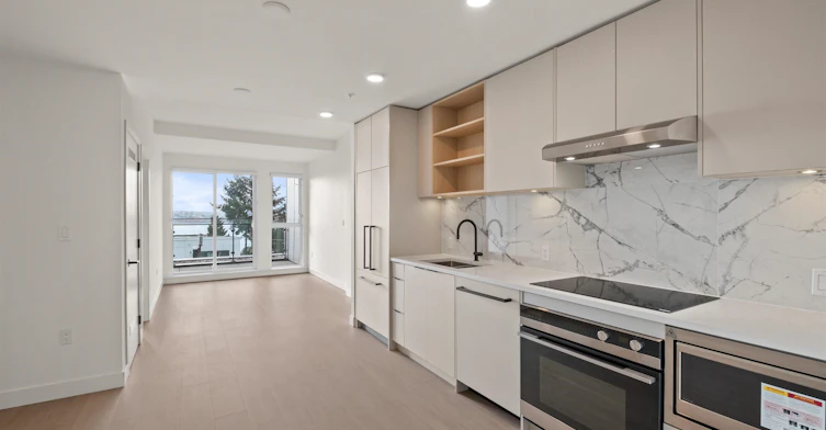 553-422 E 3rd Street, North Vancouver, BC, V7L 1G2 - 2