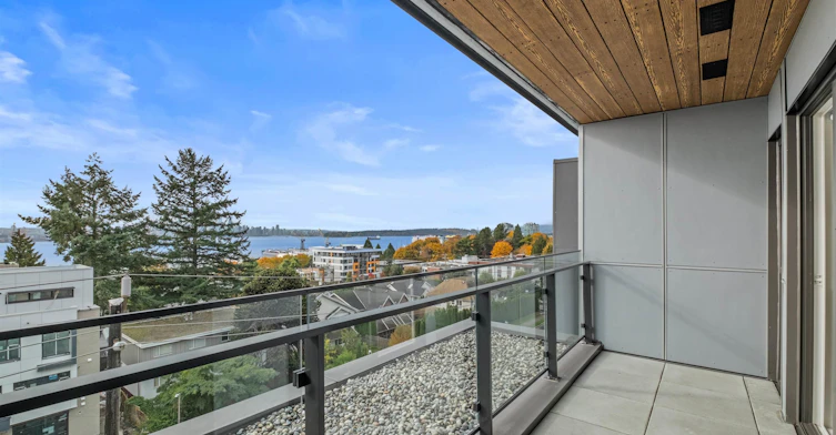 553-422 E 3rd Street, North Vancouver, BC, V7L 1G2