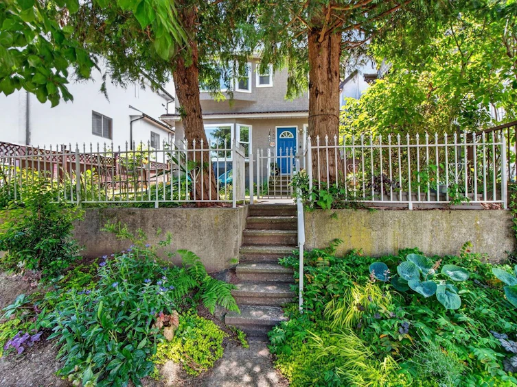 2128 Adanac Street, Vancouver, BC, V5L 2E7 - 33