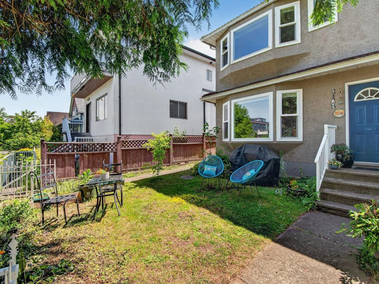 2128 Adanac Street, Vancouver, BC, V5L 2E7 - 32