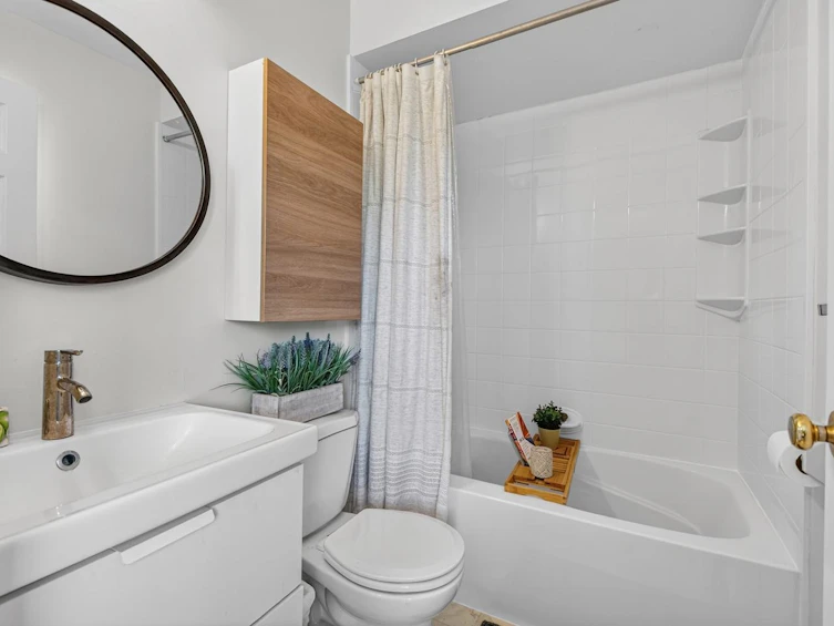 2128 Adanac Street, Vancouver, BC, V5L 2E7 - 25