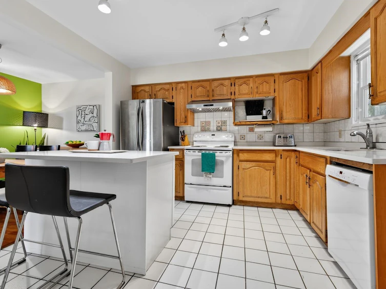 2128 Adanac Street, Vancouver, BC, V5L 2E7 - 13