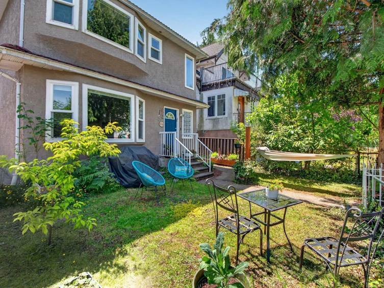 2128 Adanac Street, Vancouver, BC, V5L 2E7