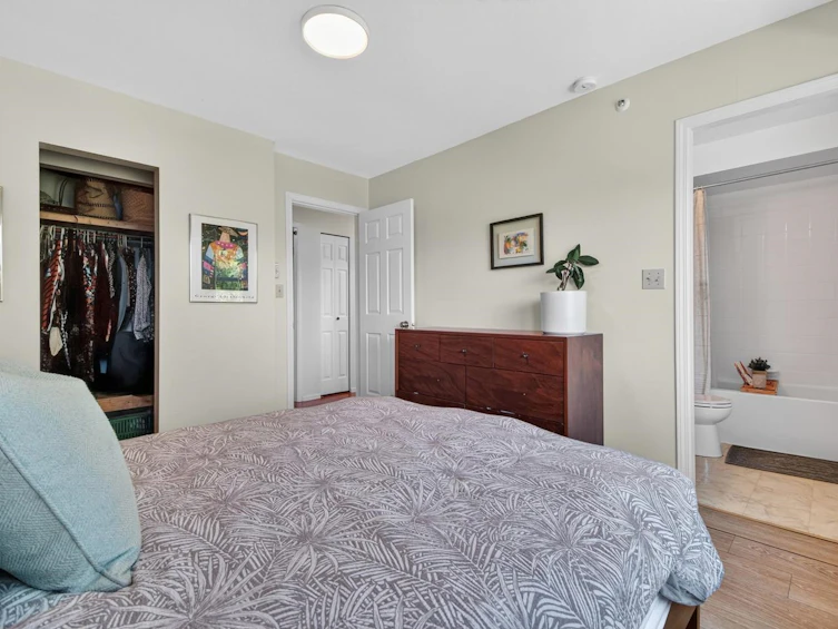 2128 Adanac Street, Vancouver, BC, V5L 2E7 - 19