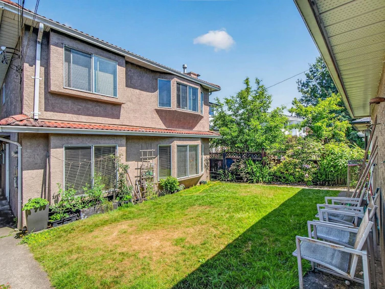 2128 Adanac Street, Vancouver, BC, V5L 2E7 - 34
