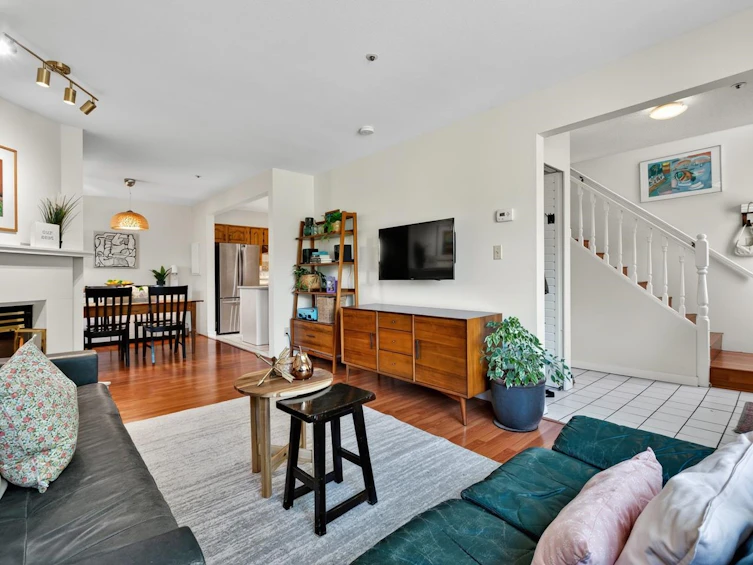 2128 Adanac Street, Vancouver, BC, V5L 2E7 - 3