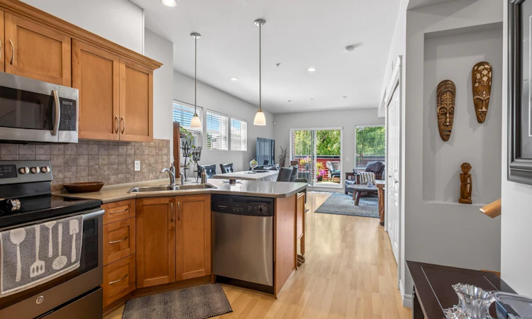 202-2655 Mary Hill Road