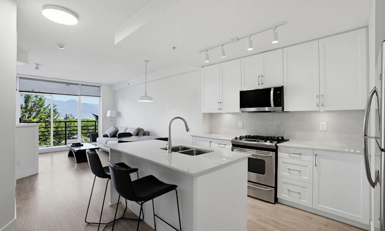 407-298 E 11th Avenue