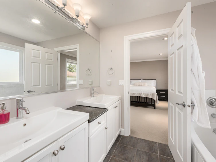 22131 Sharpe Avenue, Richmond, BC, V6V 3C5 - 22