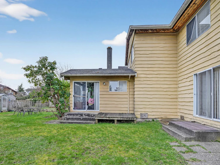 7290 11th Avenue, Burnaby, BC, V3N 2M8 - 24