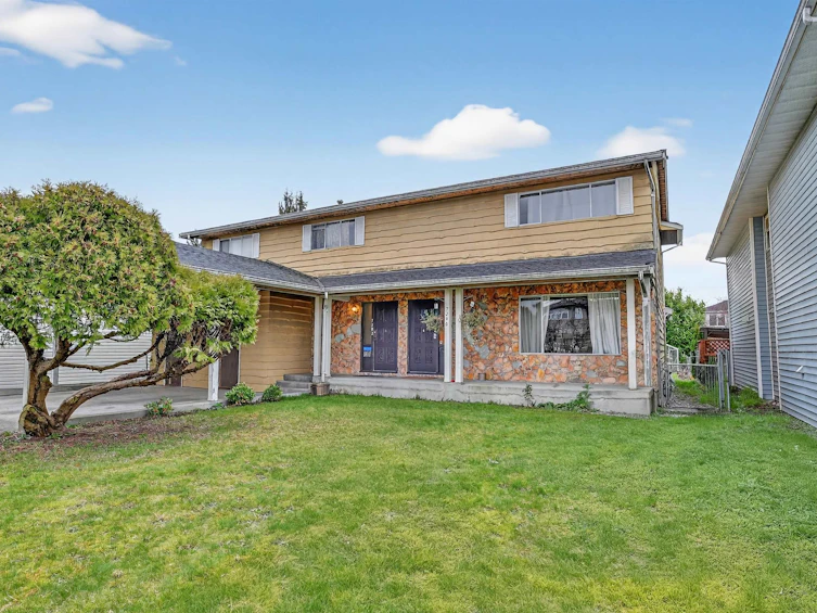 7290 11th Avenue, Burnaby, BC, V3N 2M8