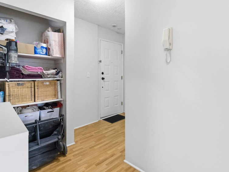 301-707 8th Street, New Westminster, BC, V3M 3S6 - 3