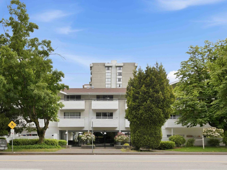 301-707 8th Street, New Westminster, BC, V3M 3S6