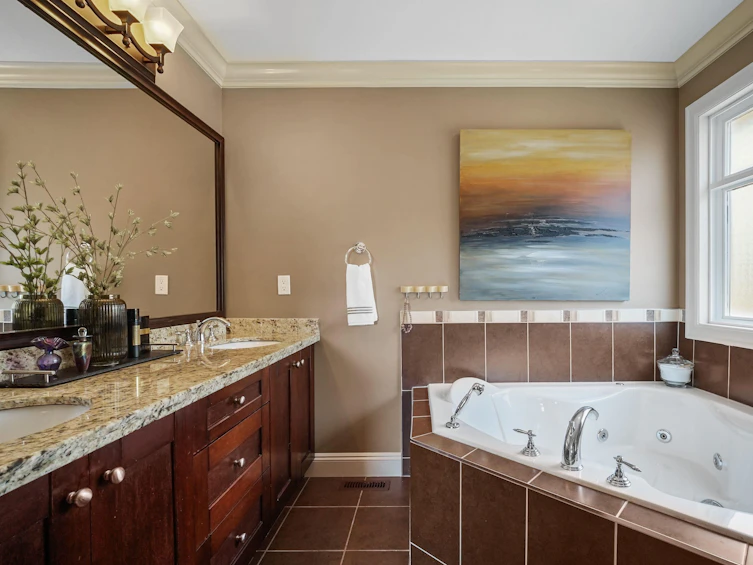 19375 73 Avenue, Surrey, BC, V4N 5Y1 - 20