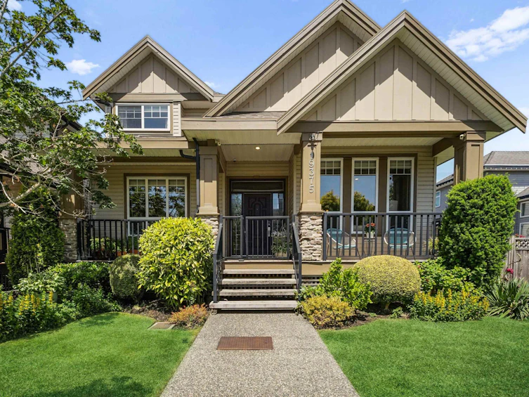 19375 73 Avenue, Surrey, BC, V4N 5Y1