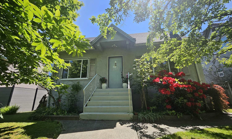 162 W 43rd Avenue