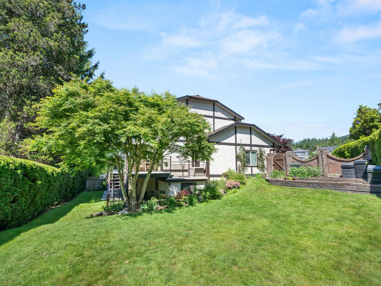 2568 Trillium Place, Coquitlam, BC, V3E 2G3 - 37