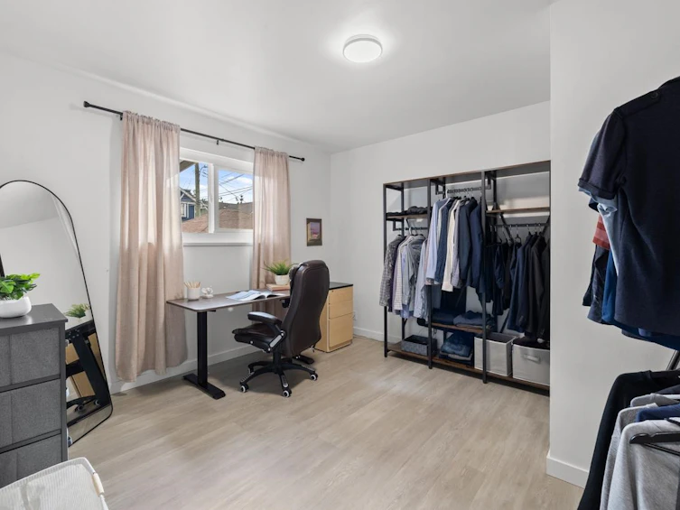 2036 E Broadway, Vancouver, BC, V5N 1W7 - 14