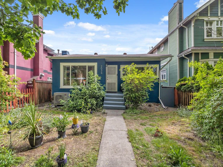 2036 E Broadway, Vancouver, BC, V5N 1W7 - 31