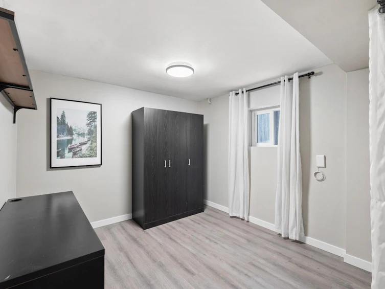2036 E Broadway, Vancouver, BC, V5N 1W7 - 24