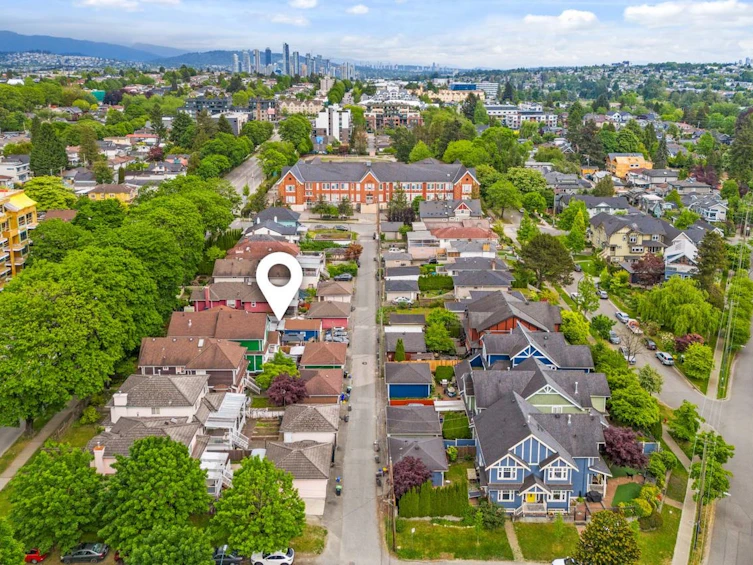 2036 E Broadway, Vancouver, BC, V5N 1W7 - 39