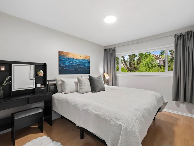 2036 E Broadway, Vancouver, BC, V5N 1W7 - 11