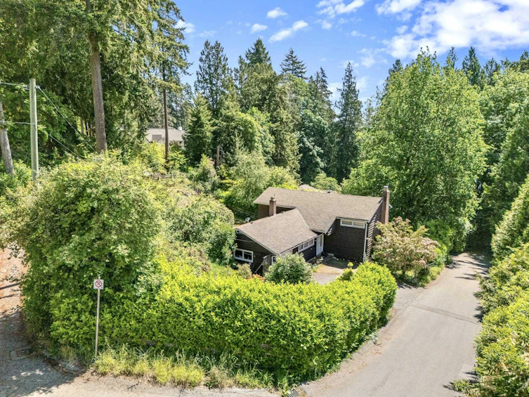 4704 Dogwood Lane, West Vancouver, BC, V7W 1J1 - 5