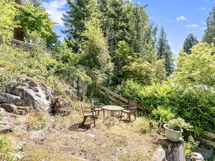 4704 Dogwood Lane, West Vancouver, BC, V7W 1J1 - 16
