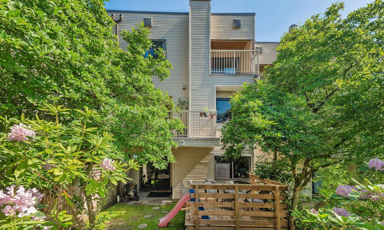 110-1210 Falcon Drive
