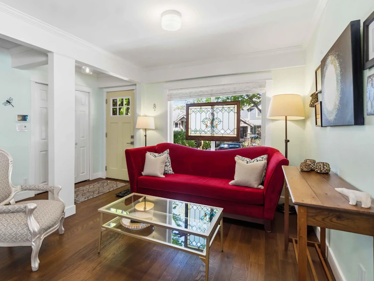 4322 Welwyn Street, Vancouver, BC, V5N 3Z4 - 4