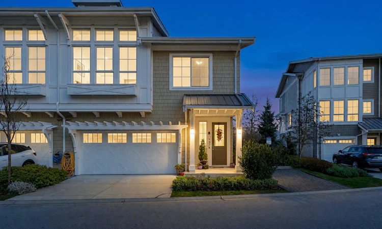 12B-5551 Admiral Way