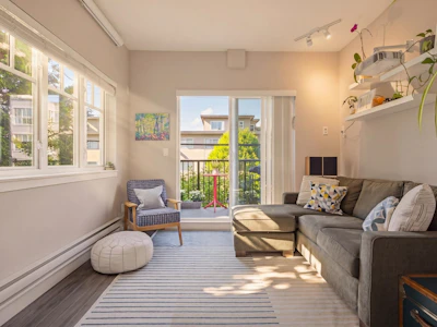 215-2273 Triumph Street - 3