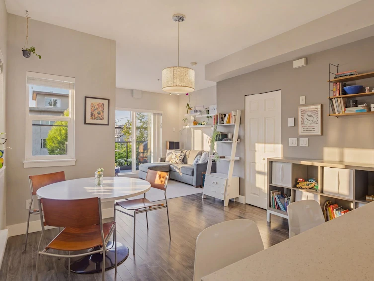 215-2273 Triumph Street, Vancouver, BC, V5L 1L2 - 6
