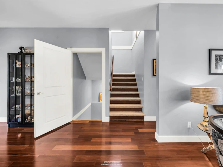 938 Beaumont Drive, North Vancouver, BC, V7R 1P4 - 23