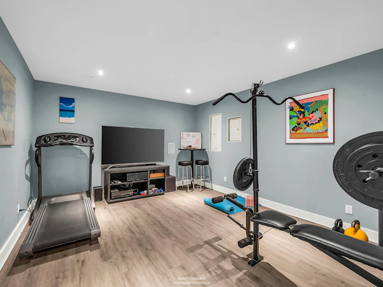 938 Beaumont Drive, North Vancouver, BC, V7R 1P4 - 29