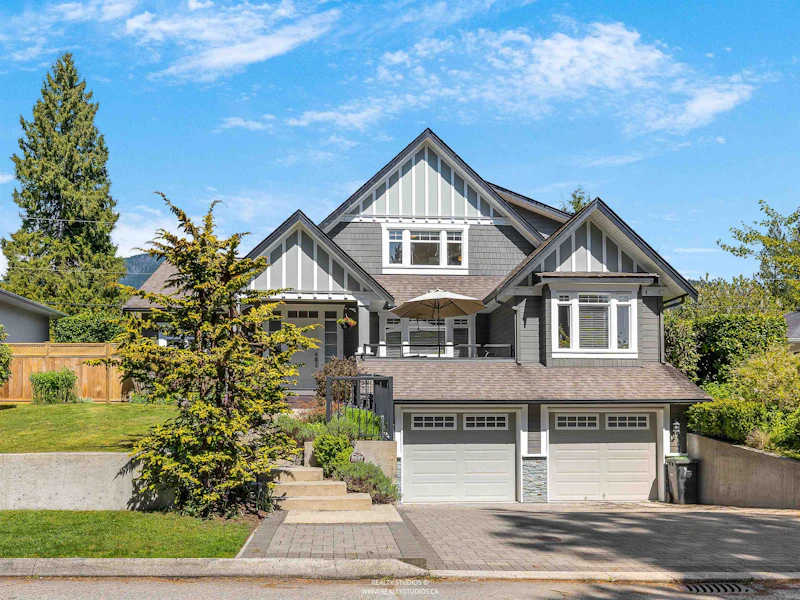 938 Beaumont Drive, North Vancouver BC V7R 1P4